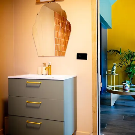 New - Dicht Bij De Zee En Brugge *