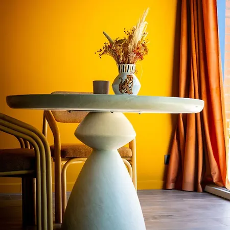 New - Dicht Bij De Zee En Brugge De Haan